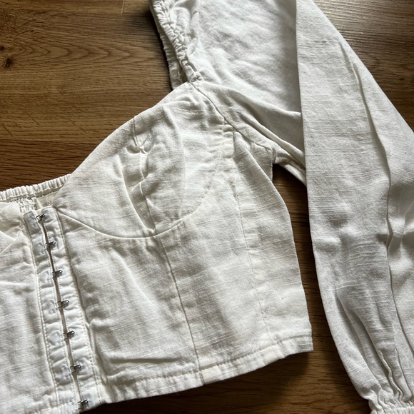 Urban Outfitters White Puff Long Sleeve - Picture 3 of 5